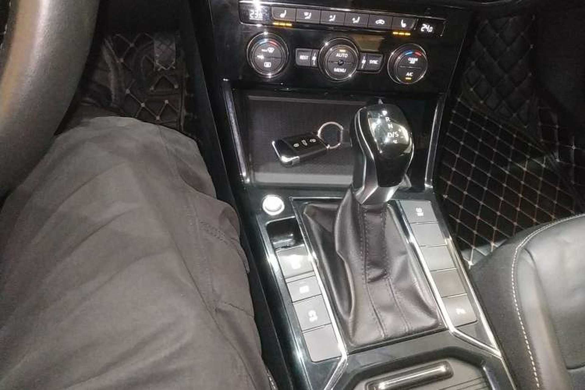 Used Volkswagen Passat 2019 330TSI Elite Edition China VI Gear Lever
