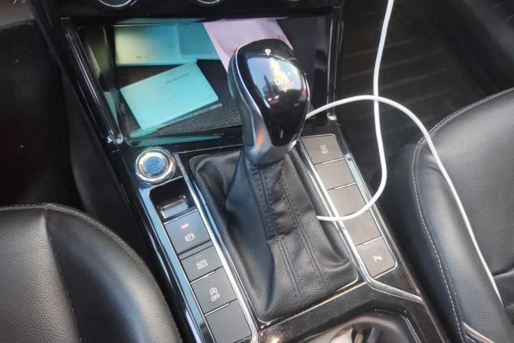 Used Volkswagen Passat 2019 330TSI Elite Edition China V Standard Gear Lever