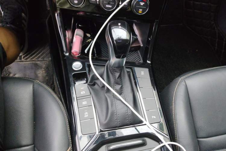 Used Volkswagen Passat 2019 330TSI Elite Edition China V Standard Gear Lever