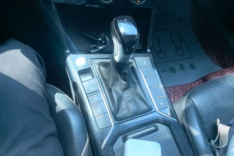 Used Volkswagen Passat 2019 330TSI Elite Edition China VI Gear Lever