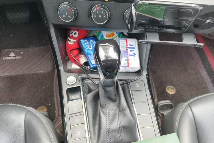 Used Volkswagen Passat 2019 280TSI Business Edition China VI Gear Lever