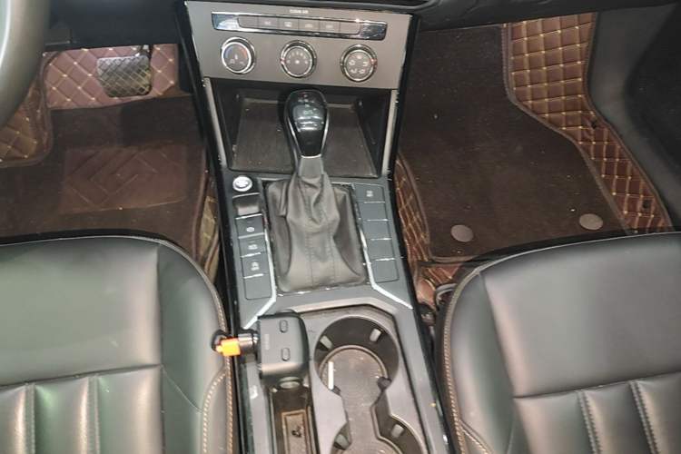Used Volkswagen Passat 2019 280TSI Business Edition China VI Gear Lever
