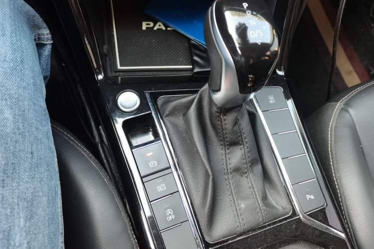Used Volkswagen Passat 2019 330TSI Elite Edition China V Standard Gear Lever