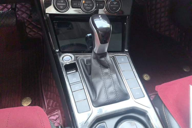 Used Volkswagen Passat 2019 330TSI Elite Edition China VI Gear Lever