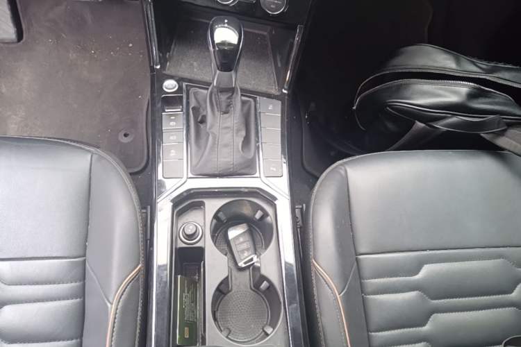 Used Volkswagen Passat 2019 330TSI Elite Edition China V Standard Gear Lever