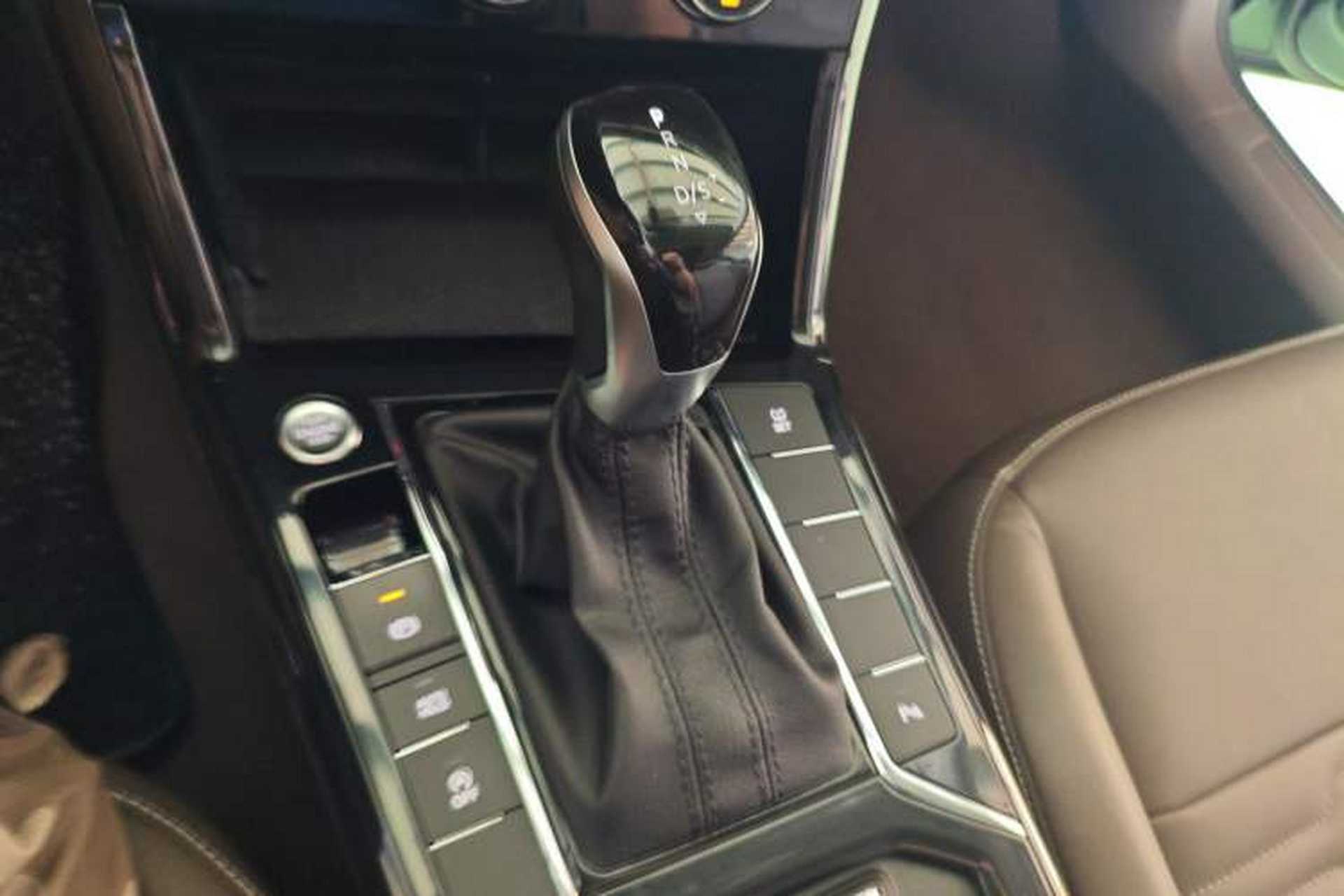 Used Volkswagen Passat 2019 330TSI Elite Edition China VI Gear Lever