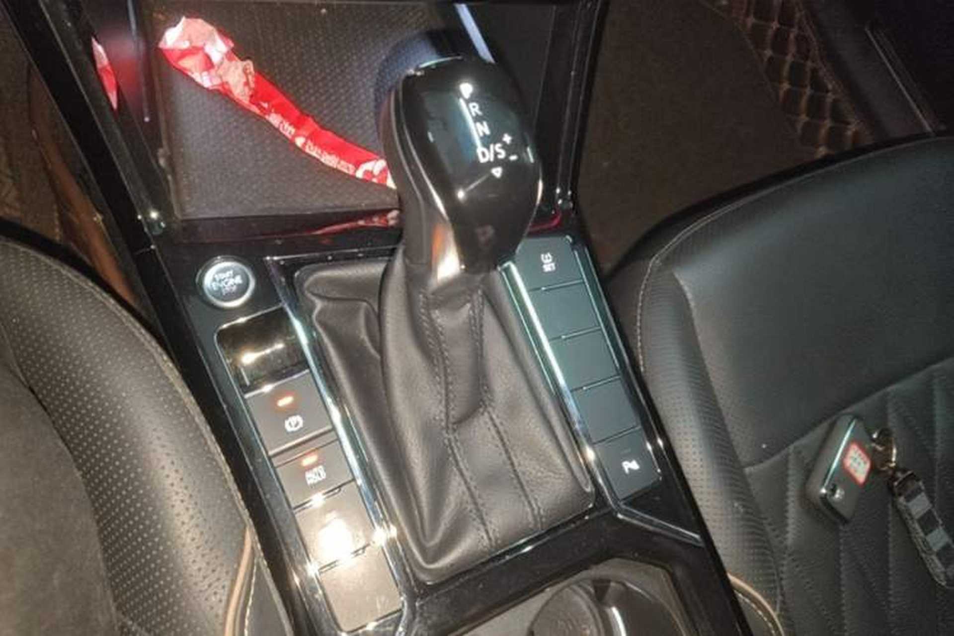 Used Volkswagen Passat 2019 330TSI Luxury Edition China VI Standard Gear Lever