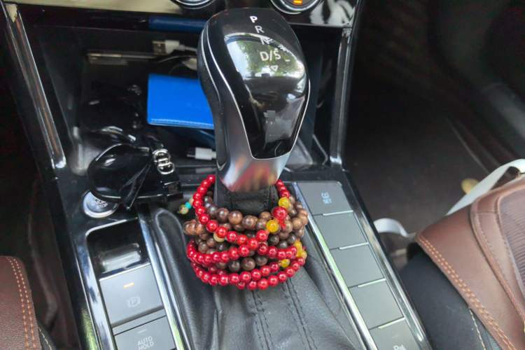 Used Volkswagen Passat 2019 330TSI Elite Edition China VI Gear Lever
