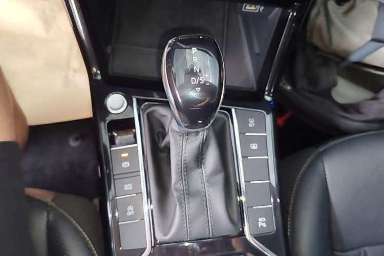 Used Volkswagen Passat 2019 330TSI Prestige Edition China V Standard Gear Lever