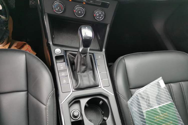 Used Volkswagen Passat 2019 280TSI Business Edition China VI Gear Lever