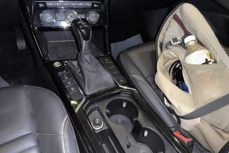 Used Volkswagen Passat 2019 330TSI Elite Edition China VI Gear Lever