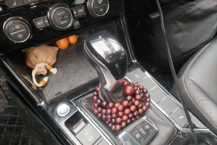 Used Volkswagen Passat 2019 330TSI Elite Edition China VI Gear Lever