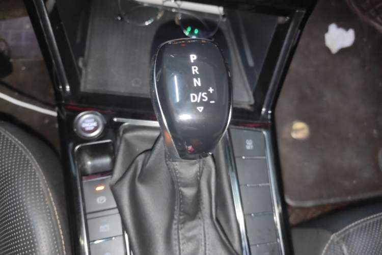 Used Volkswagen Passat 2019 330TSI Luxury Edition China V Standard Gear Lever