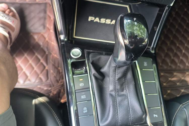 Used Volkswagen Passat 2019 330TSI Elite Edition China VI Gear Lever