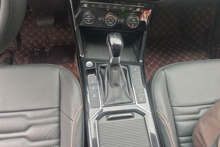 Used Volkswagen Passat 2019 330TSI Elite Edition China VI Gear Lever