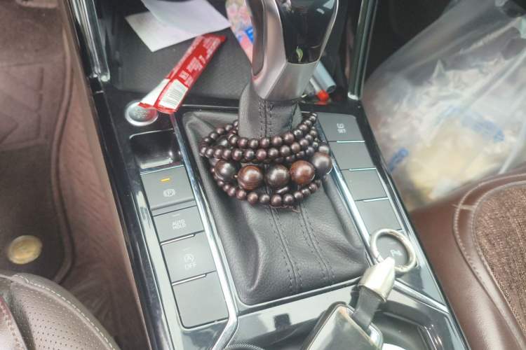 Used Volkswagen Passat 2019 330TSI Luxury Edition China VI Standard Gear Lever