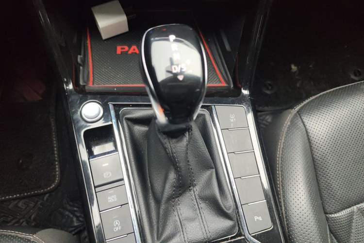 Used Volkswagen Passat 2019 330TSI Luxury Edition China V Standard Gear Lever