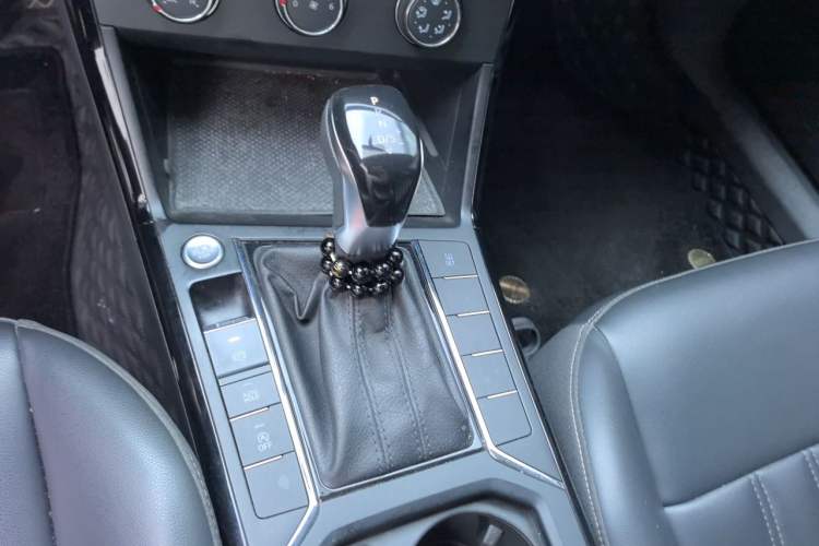 Used Volkswagen Passat 2019 280TSI Business Edition China VI Gear Lever