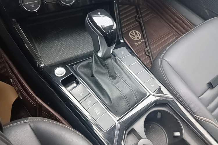 Used Volkswagen Passat 2019 330TSI Elite Edition China V Standard Gear Lever