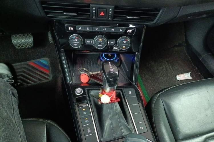Used Volkswagen Passat 2019 330TSI Elite Edition China V Standard Gear Lever
