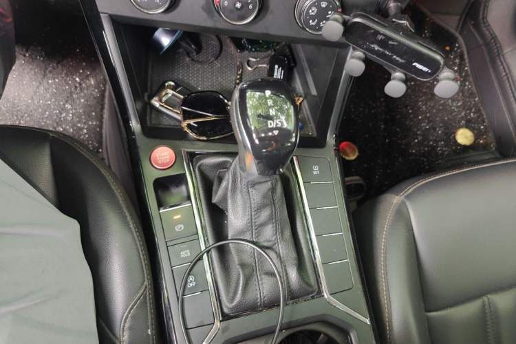 Used Volkswagen Passat 2019 280TSI Business Edition China VI Gear Lever