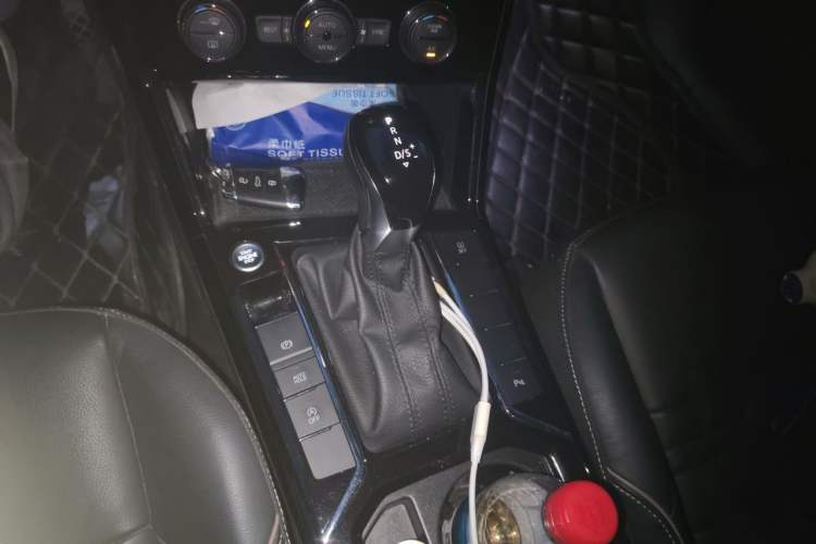 Used Volkswagen Passat 2019 330TSI Elite Edition China VI Gear Lever