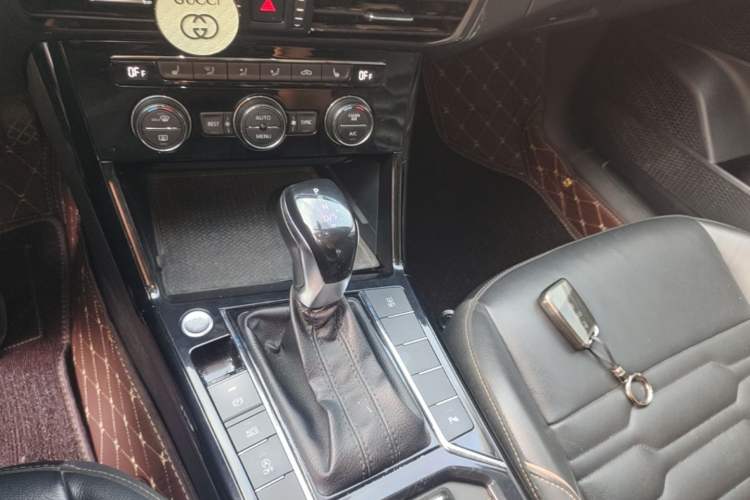 Used Volkswagen Passat 2019 330TSI Elite Edition China VI Gear Lever