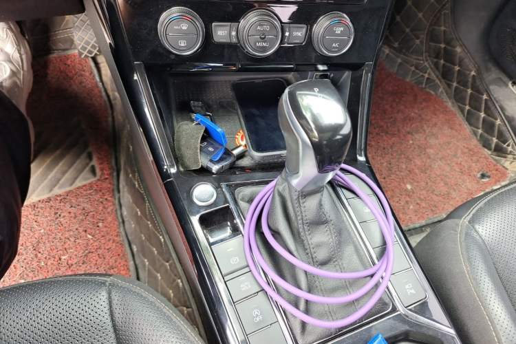 Used Volkswagen Passat 2019 380TSI Prestige Edition China VI Standard Gear Lever