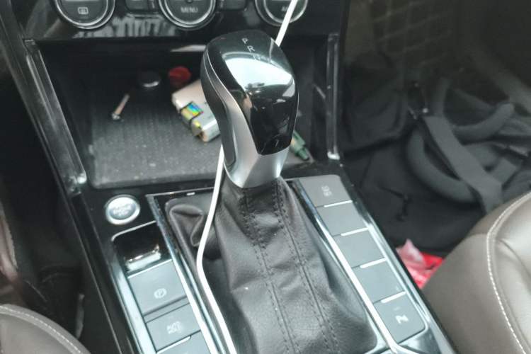 Used Volkswagen Passat 2019 280TSI Elite Edition China VI Standard Gear Lever