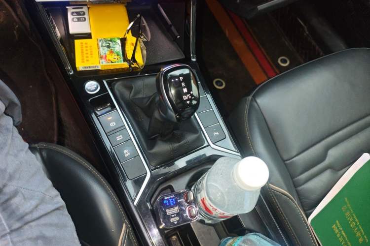 Used Volkswagen Passat 2019 330TSI Elite Edition China VI Gear Lever