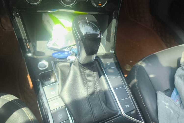 Used Volkswagen Passat 2019 330TSI Elite Edition China VI Gear Lever