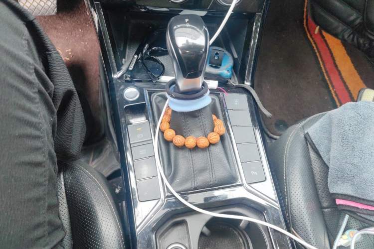 Used Volkswagen Passat 2019 330TSI Luxury Edition China VI Standard Gear Lever