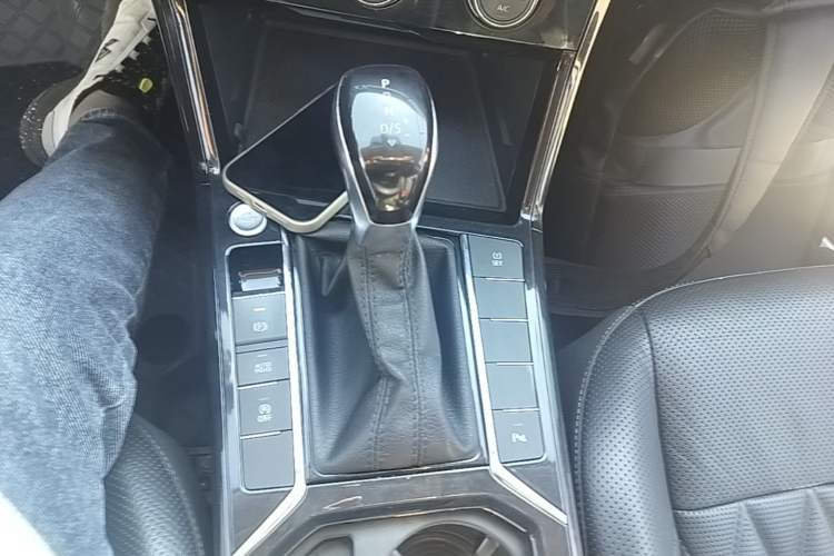 Used Volkswagen Passat 2019 330TSI Luxury Edition China V Standard Gear Lever