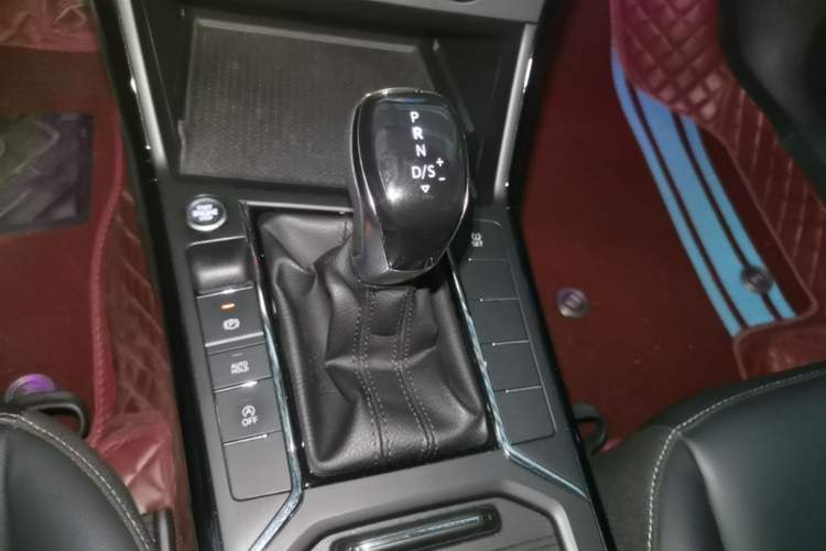 Used Volkswagen Passat 2019 280TSI Business Edition China VI Gear Lever