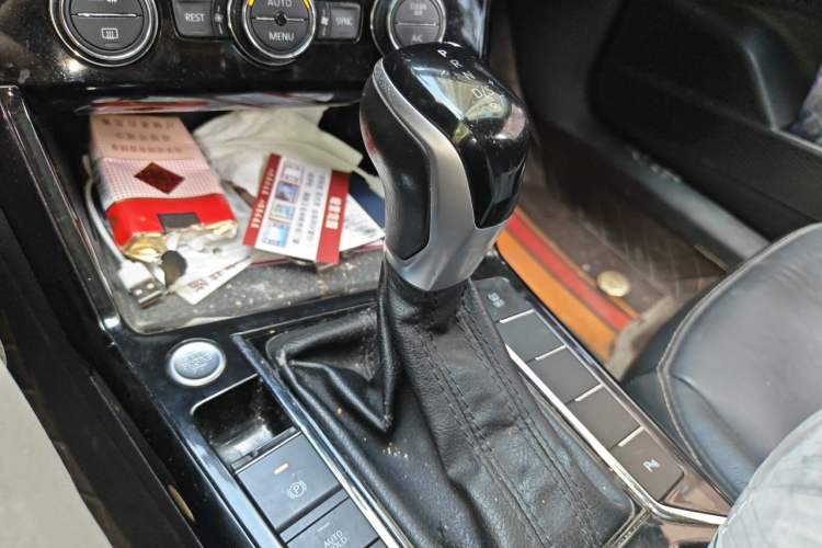 Used Volkswagen Passat 2019 330TSI Elite Edition China VI Gear Lever