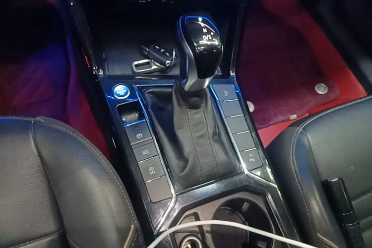 Used Volkswagen Passat 2019 330TSI Elite Edition China VI Gear Lever