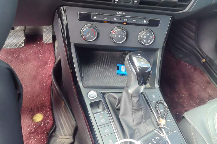 Used Volkswagen Passat 2019 280TSI Business Edition China VI Gear Lever