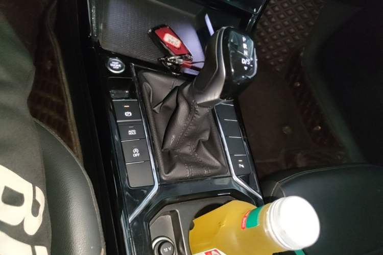 Used Volkswagen Passat 2019 330TSI Elite Edition China VI Gear Lever