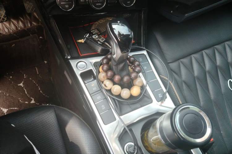 Used Volkswagen Passat 2019 380TSI Prestige Edition China VI Standard Gear Lever