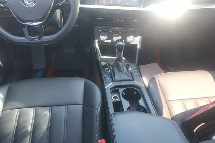Used Volkswagen Passat 2019 280TSI Business Edition China VI Gear Lever
