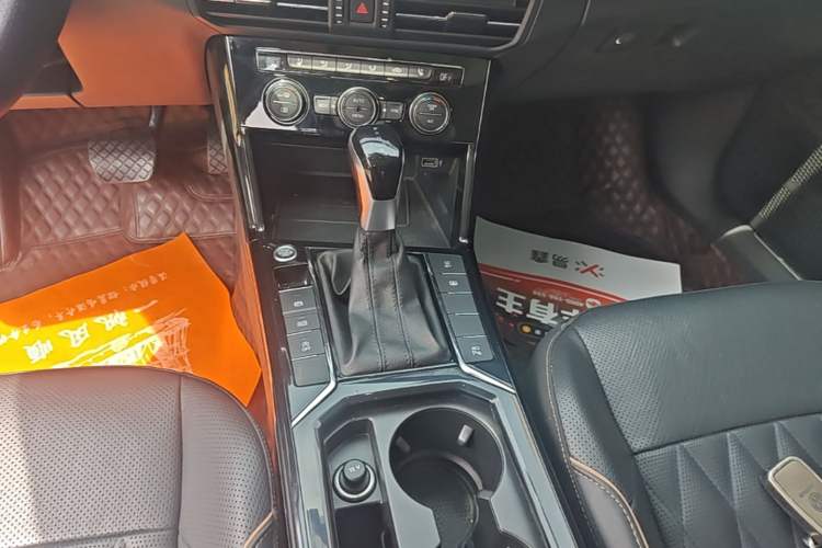 Used Volkswagen Passat 2019 380TSI Prestige Edition China VI Standard Gear Lever
