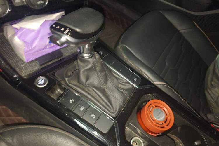 Used Volkswagen Passat 2019 330TSI Elite Edition China VI Gear Lever