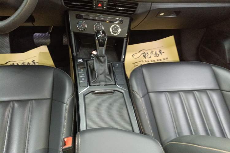 Used Volkswagen Passat 2019 280TSI Business Edition China VI Gear Lever