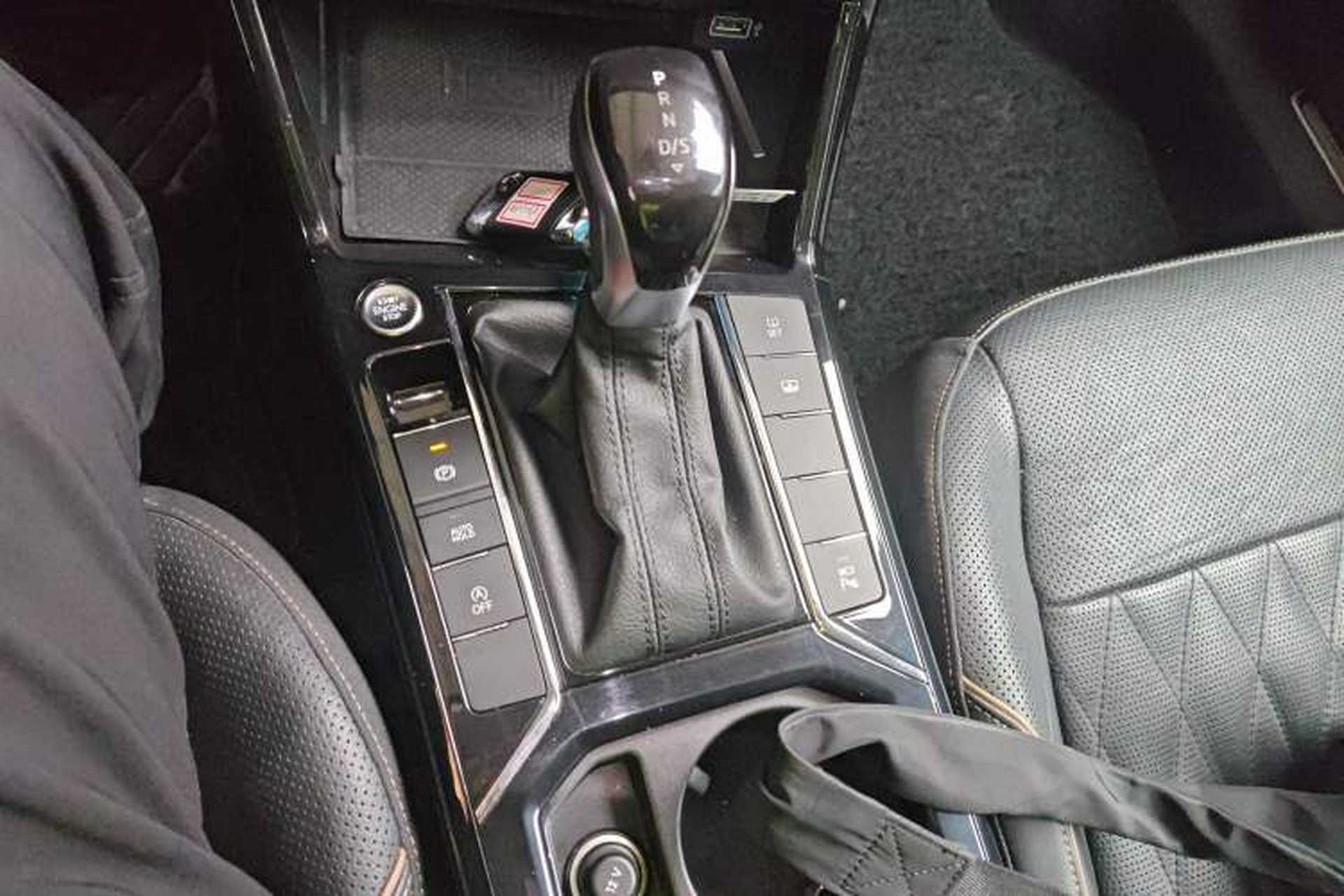 Used Volkswagen Passat 2019 330TSI Prestige Edition China VI Standard Gear Lever