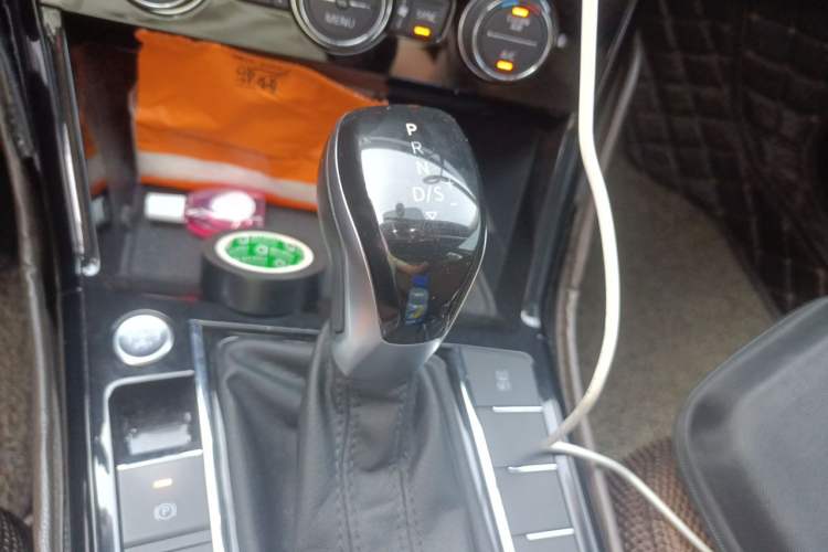 Used Volkswagen Passat 2019 330TSI Elite Edition China VI Gear Lever