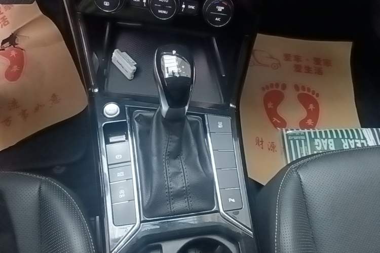Used Volkswagen Passat 2019 330TSI Luxury Edition China VI Standard Gear Lever