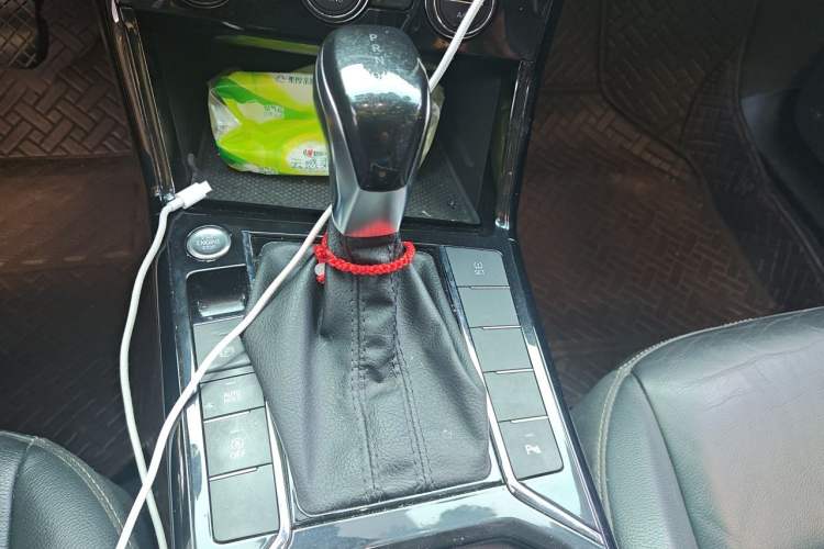 Used Volkswagen Passat 2019 330TSI Elite Edition China VI Gear Lever