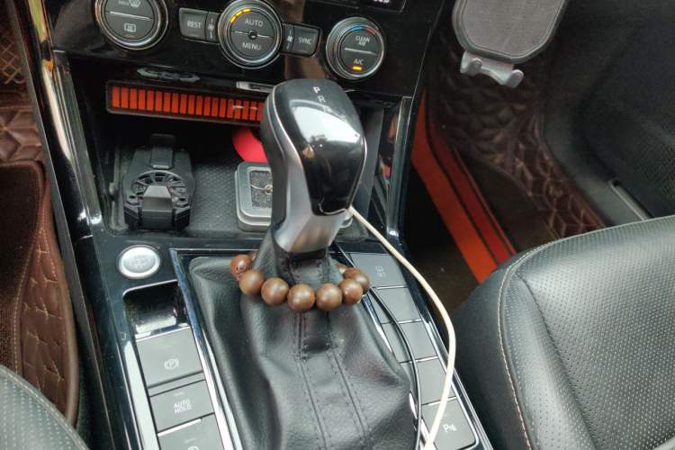 Used Volkswagen Passat 2019 330TSI Luxury Edition China V Standard Gear Lever