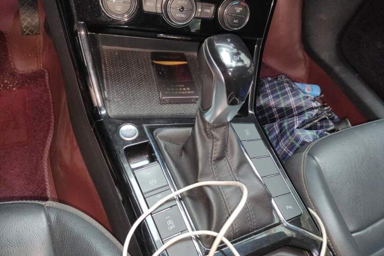 Used Volkswagen Passat 2019 330TSI Elite Edition China VI Gear Lever