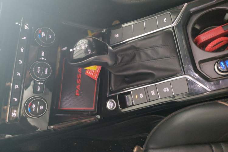 Used Volkswagen Passat 2019 330TSI Elite Edition China V Standard Gear Lever